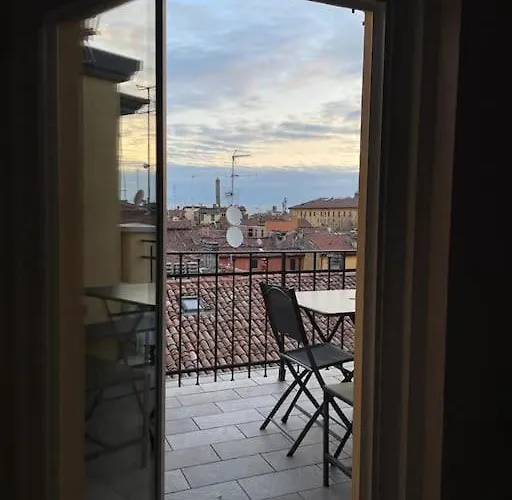 Romantic Attic With Panoramic View Bologna