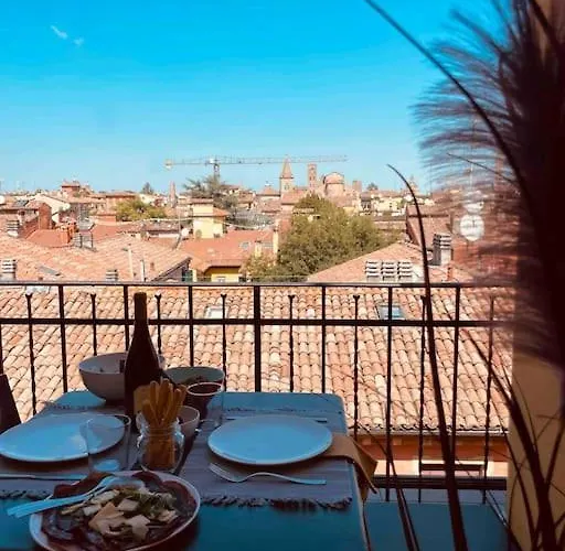 Romantic Attic With Panoramic View Apartment Bologna