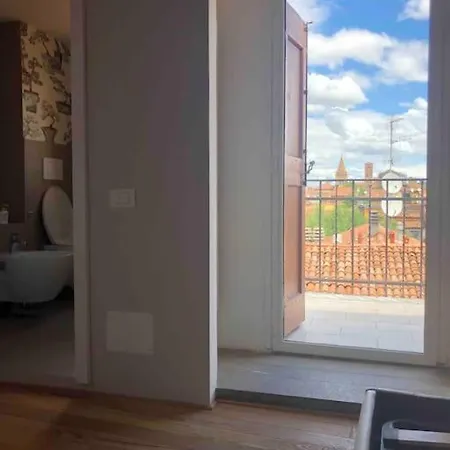 Romantic Attic With Panoramic View Bologna