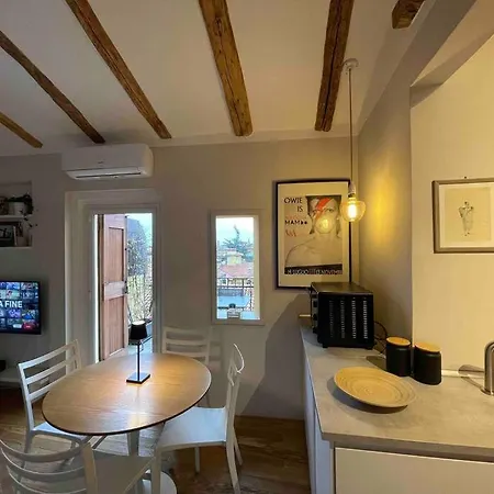 Romantic Attic With Panoramic View Apartment Bologna