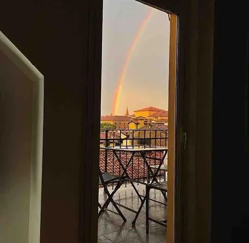 דירה Romantic Attic With Panoramic View