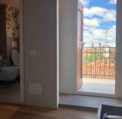 Romantic Attic With Panoramic View بولونيا