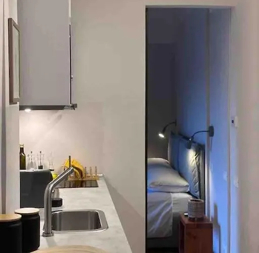 아파트 Romantic Attic With Panoramic View