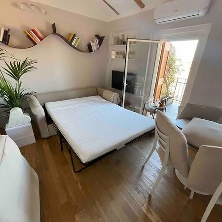 Apartman Romantic Attic With Panoramic View Bologna