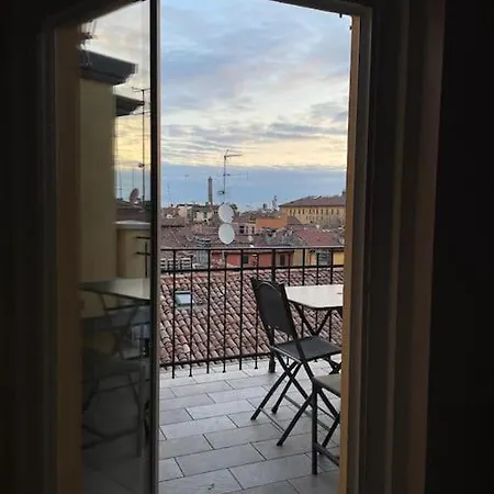 Romantic Attic With Panoramic View Bologna