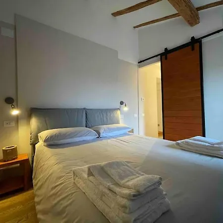 Romantic Attic With Panoramic View Bologna