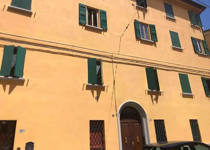 Romantic Attic With Panoramic View דירה